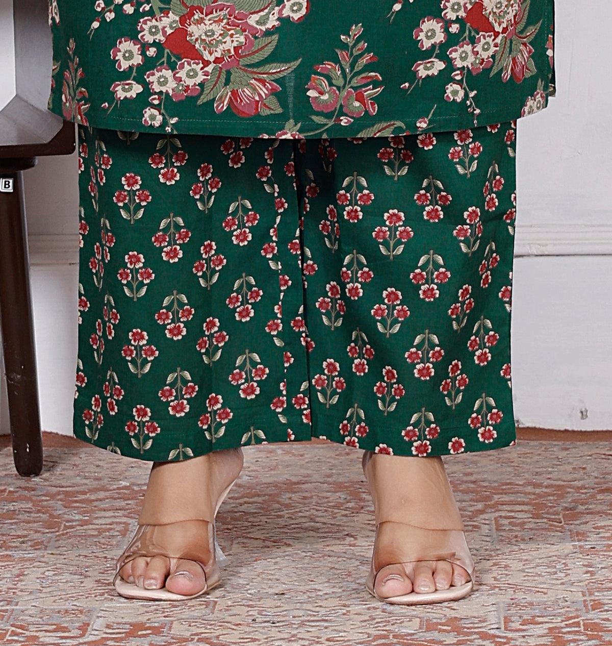 Women Floral Printed Cotton Kurta Set with Dupatta